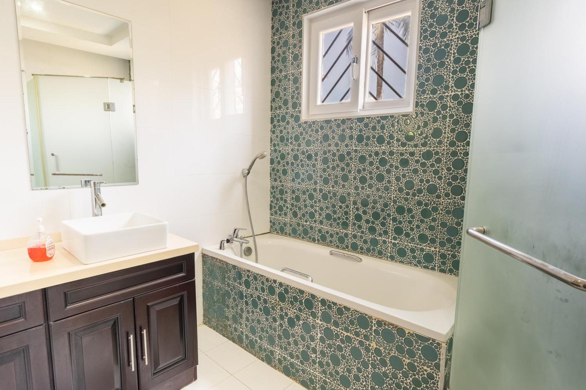 Queens Chateau Boutique Villa Diani Beach Extérieur photo