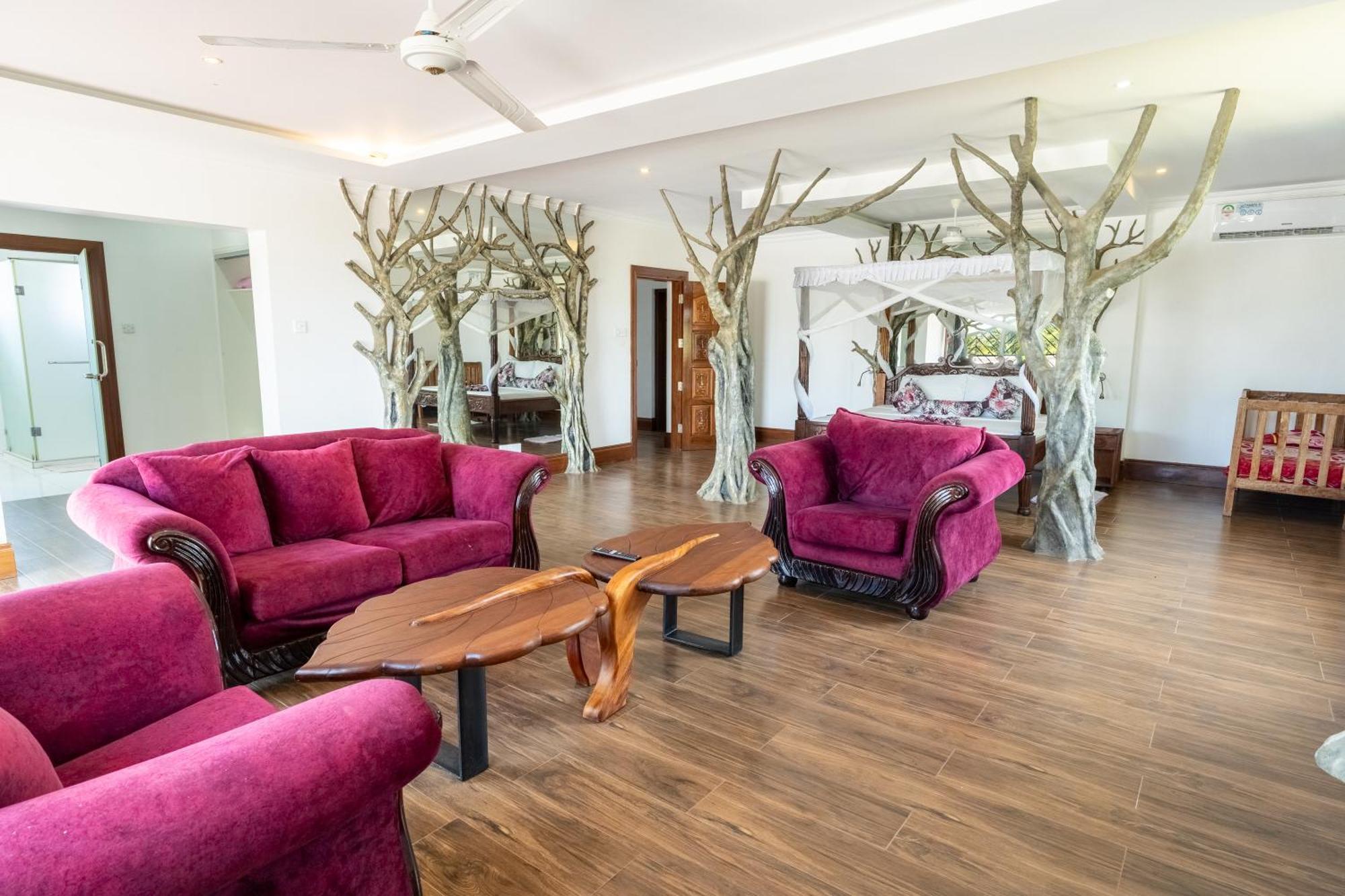 Queens Chateau Boutique Villa Diani Beach Extérieur photo