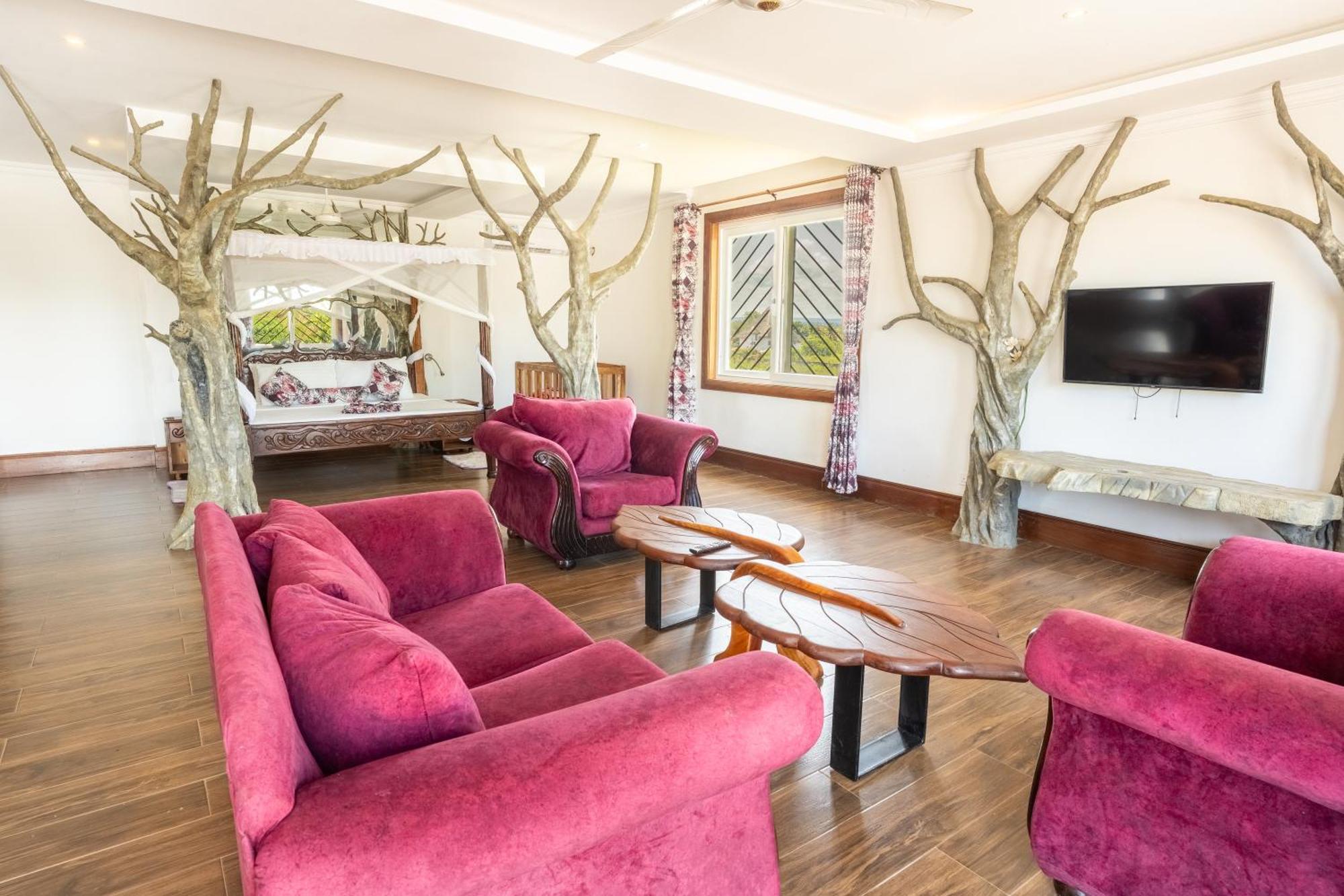 Queens Chateau Boutique Villa Diani Beach Extérieur photo